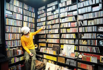 好声音王乃恩赛前月入1200赛后出场费20万
