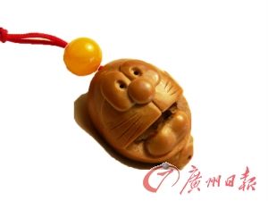 哆啦A梦核雕。
