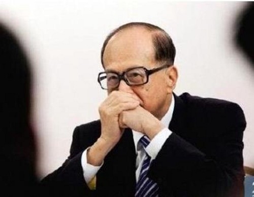 (二)耳厚贴脸，或耳厚又长。