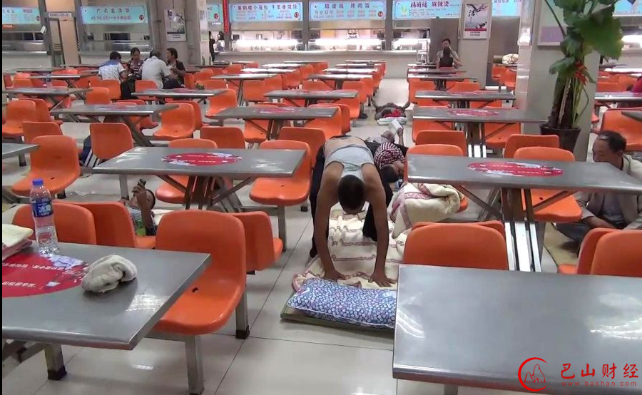 开学,食堂,大学新生,家长