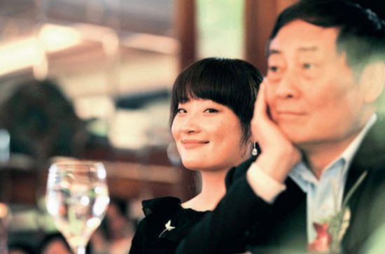 宗庆后(右)、宗馥莉(左) 宗庆后(右)、宗馥莉(左)