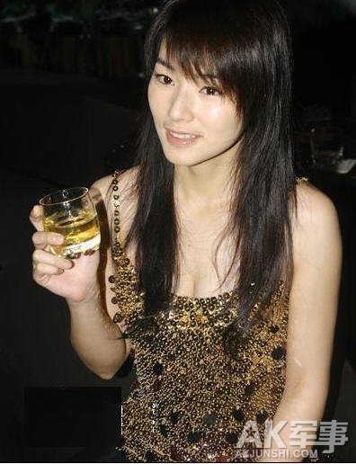 女子被母亲逼迫陪睡千余人