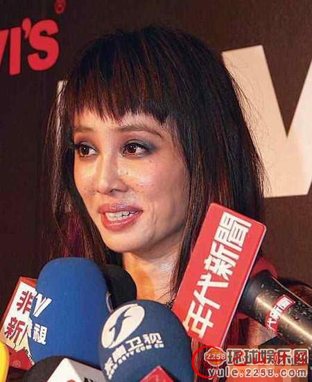 抓拍,女星,意外,脱衣,瞬间