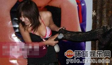 抓拍,女星,意外,脱衣,瞬间