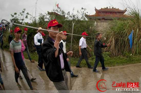 海南,民俗,钢钎穿腮