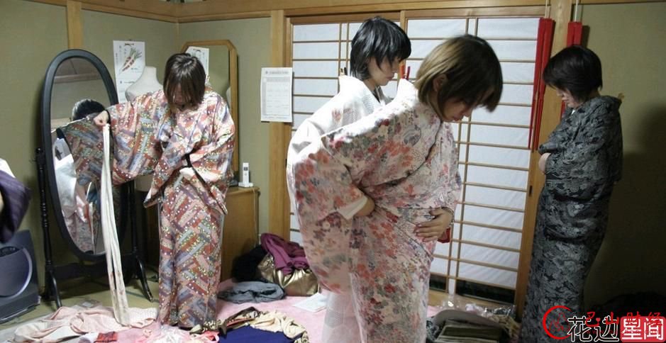 日本女人和服下的秘密 看背包识处女