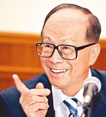 李嘉诚经常跟他的儿子们说，十年树木百载成林，做大品牌，就要关注细节，要有耐心，惟其如此，才能成就你所能想象的事业。 “精细商作，耐心为本”是长江实业的口号。而许多人并不知道的是，这八个字还是李嘉诚家族的“家规”。 