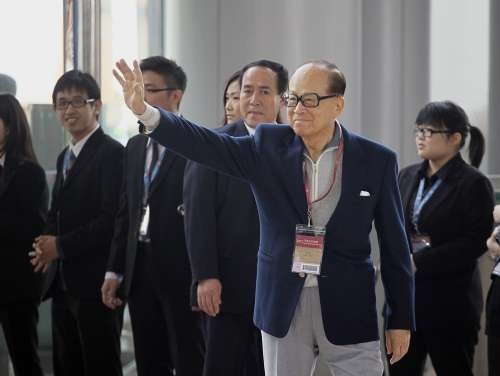 李嘉诚对两儿子说过这几句话 都精通了如何赚钱
